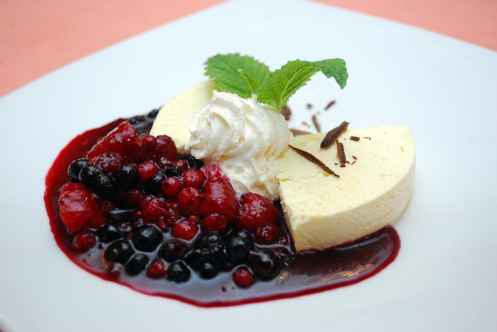 Guest House Gostisce Jutrisa Rogatec 外观 照片