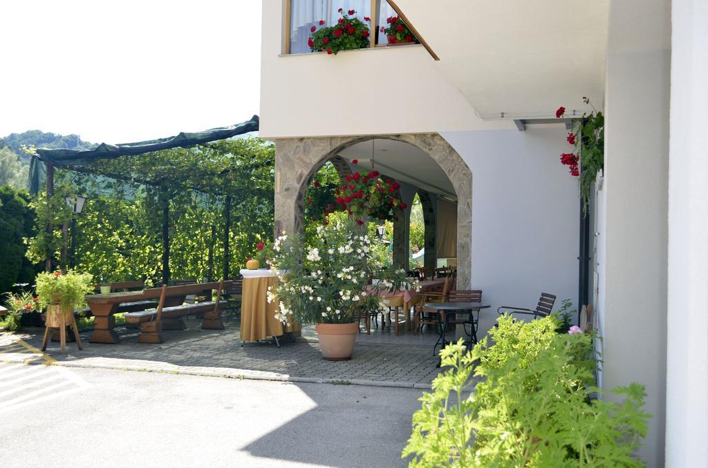 Guest House Gostisce Jutrisa Rogatec 外观 照片